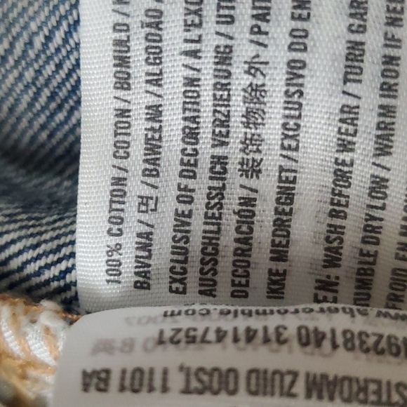 Hollister Women's Cut Off Distressed Blue Jean Shorts Size 28 - Picture 7 of 8